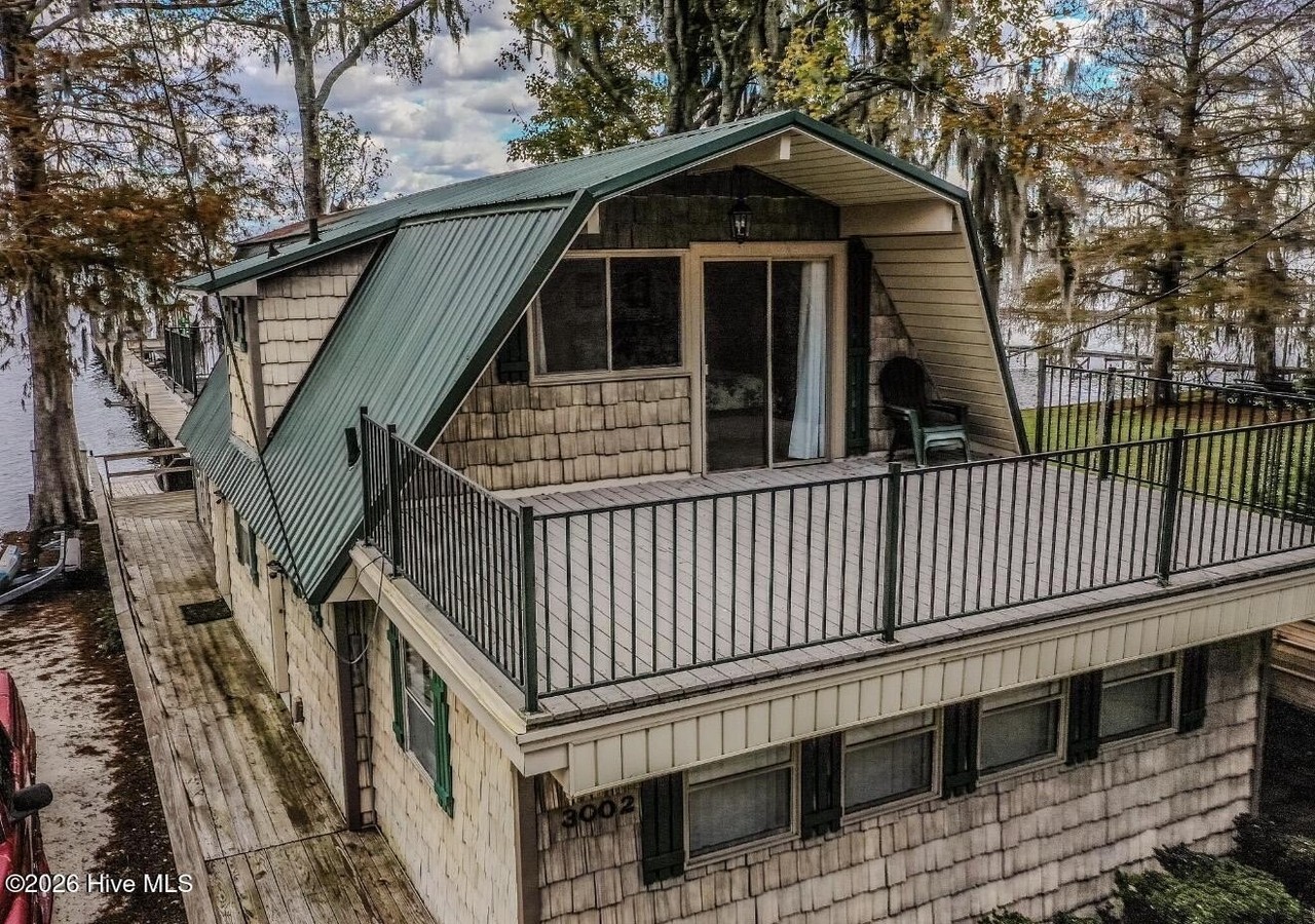 3002 Canal Cove Rd - Photo 3 of 20
