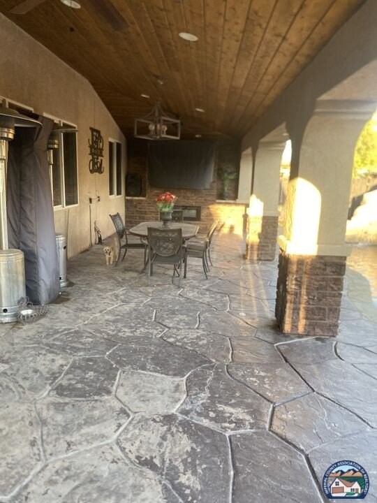 1123 Desertview Ave - Photo 5 of 9