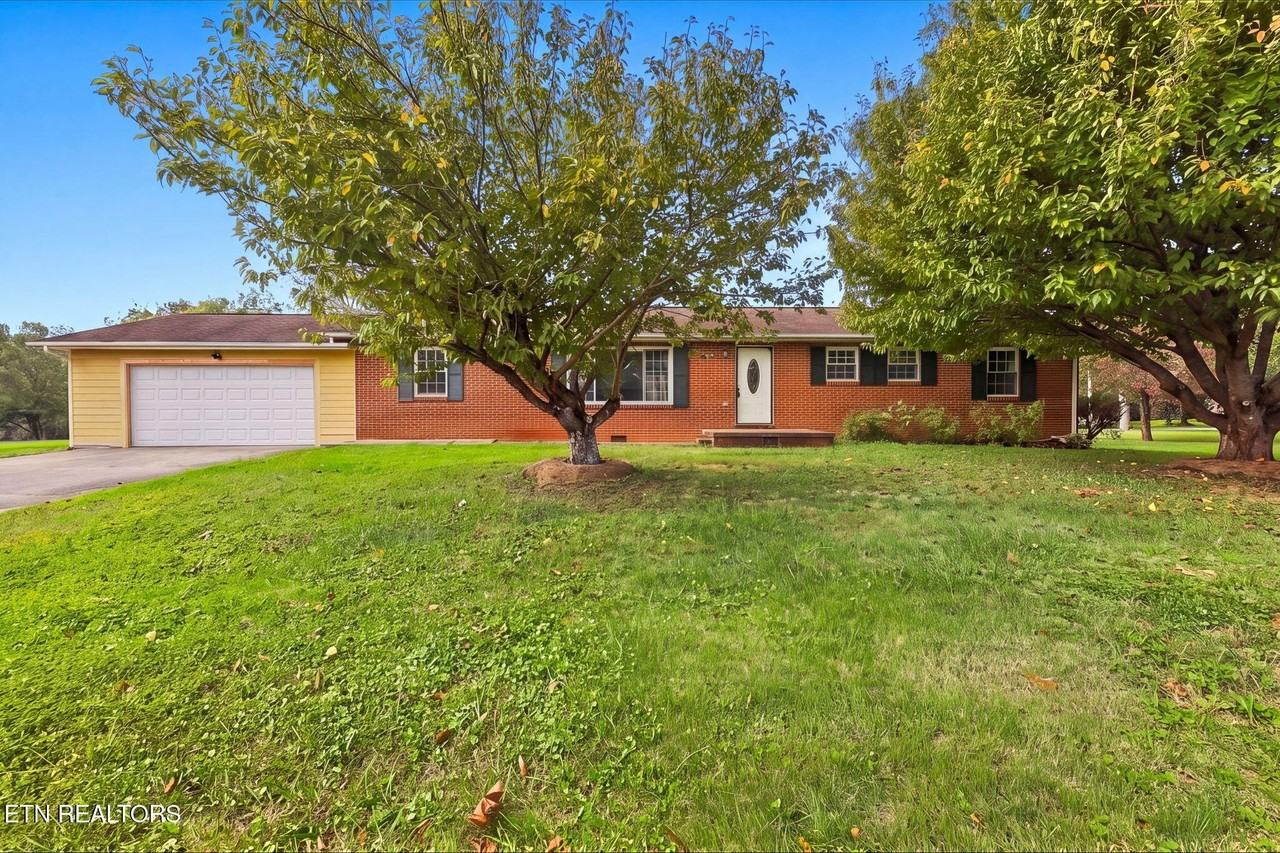 209 Chaho Rd - Photo 2 of 28