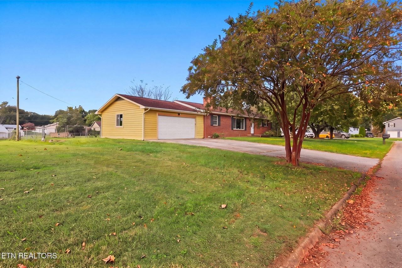 209 Chaho Rd - Photo 3 of 28