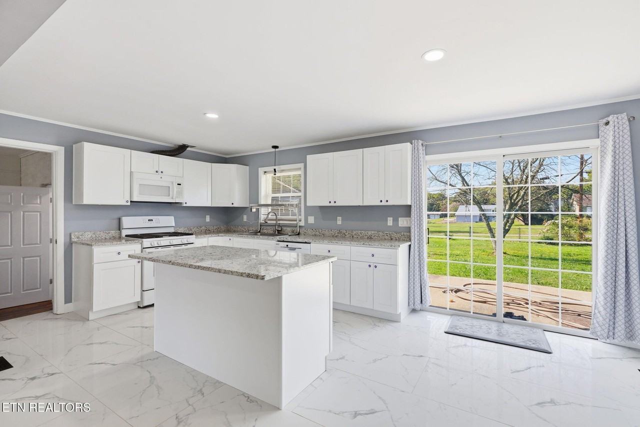 209 Chaho Rd - Photo 6 of 28