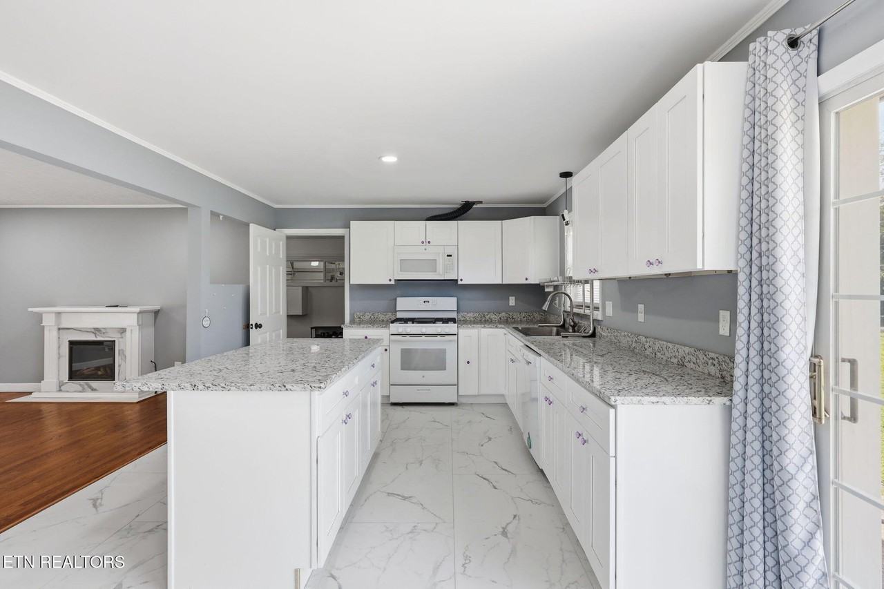 209 Chaho Rd - Photo 7 of 28