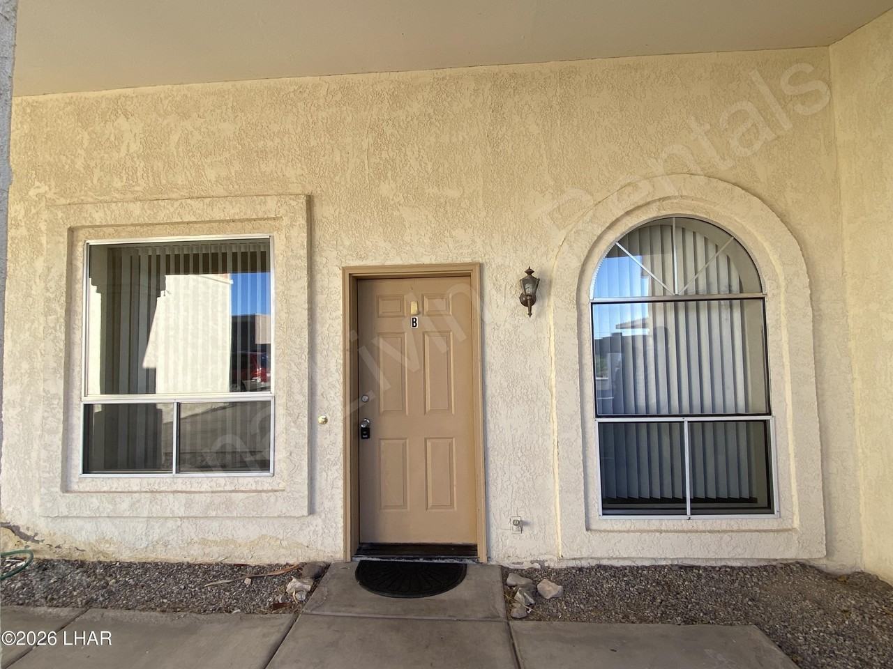 3680 Lost Dutchman Dr #B - Photo 3 of 11