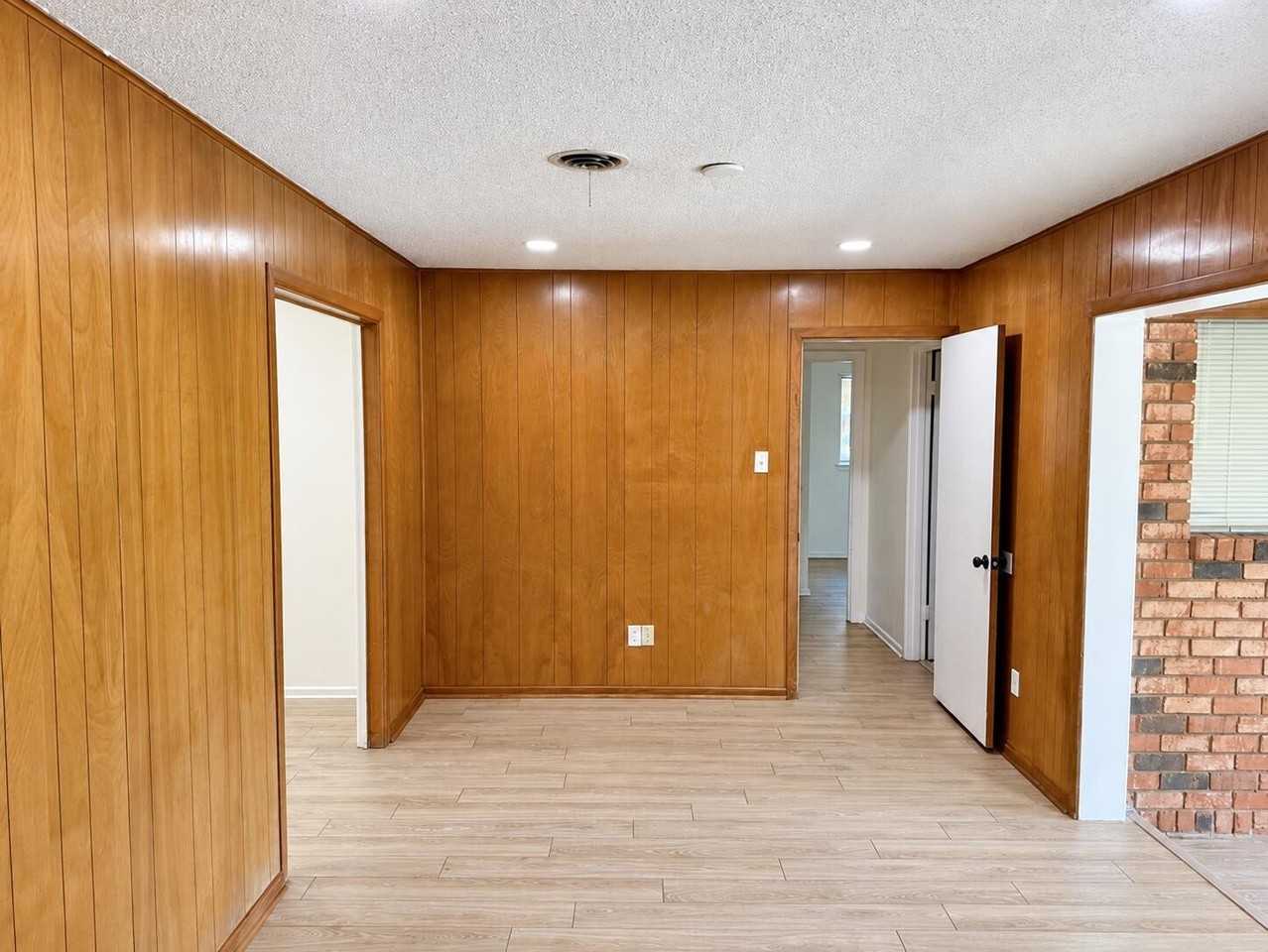 5425 46th St - Photo 3 of 18