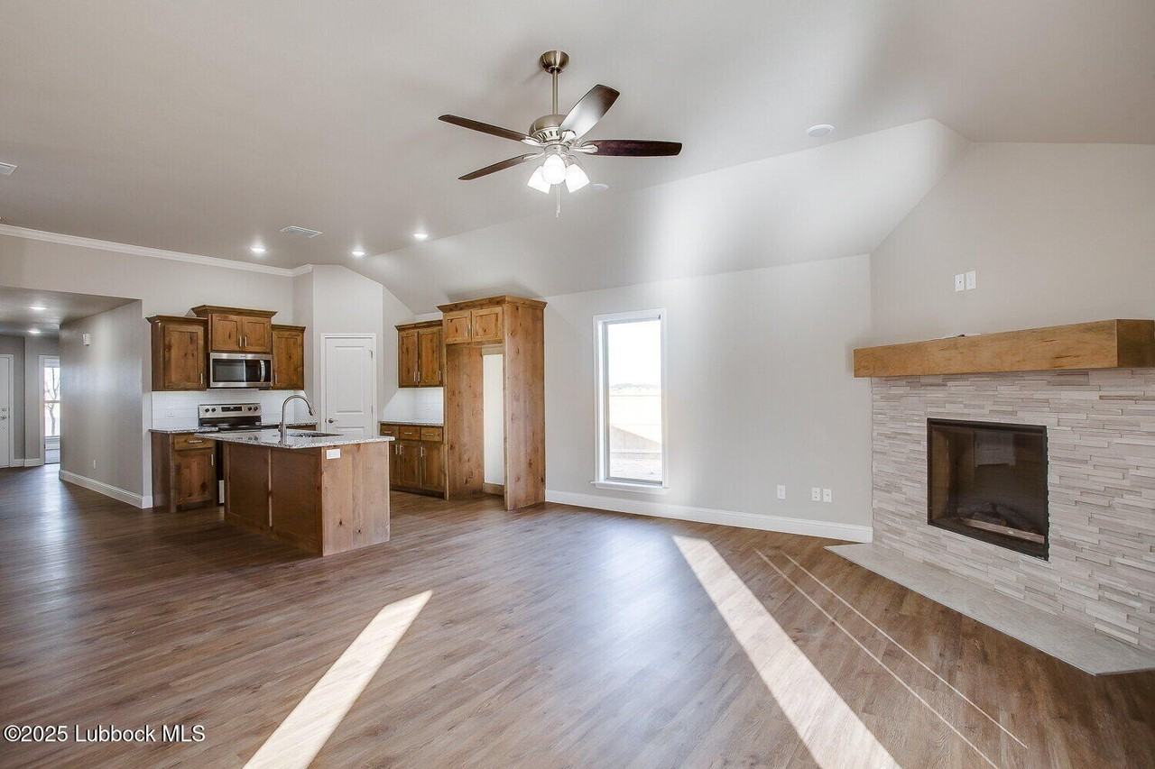817 N 4th St - Photo 2 of 17