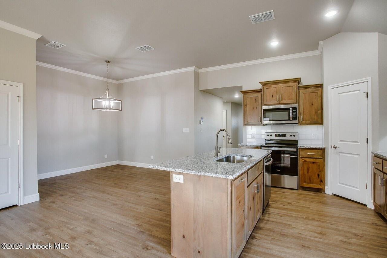 817 N 4th St - Photo 4 of 17
