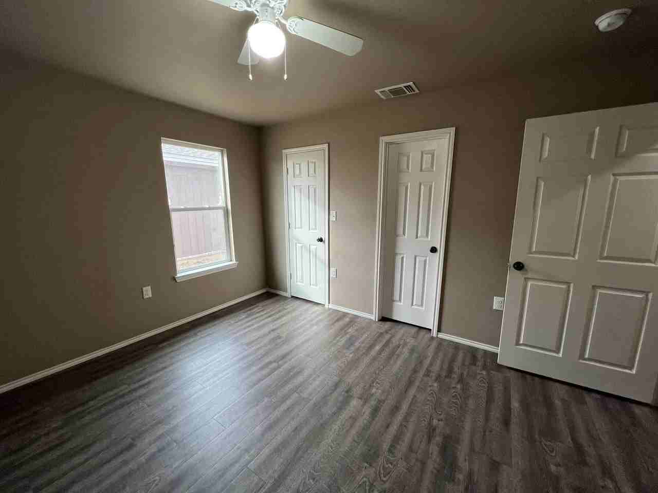 2911 Cornell St - Photo 2 of 16