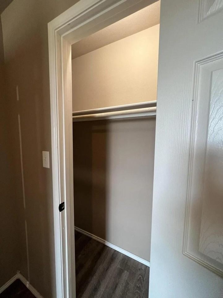 2911 Cornell St - Photo 5 of 16
