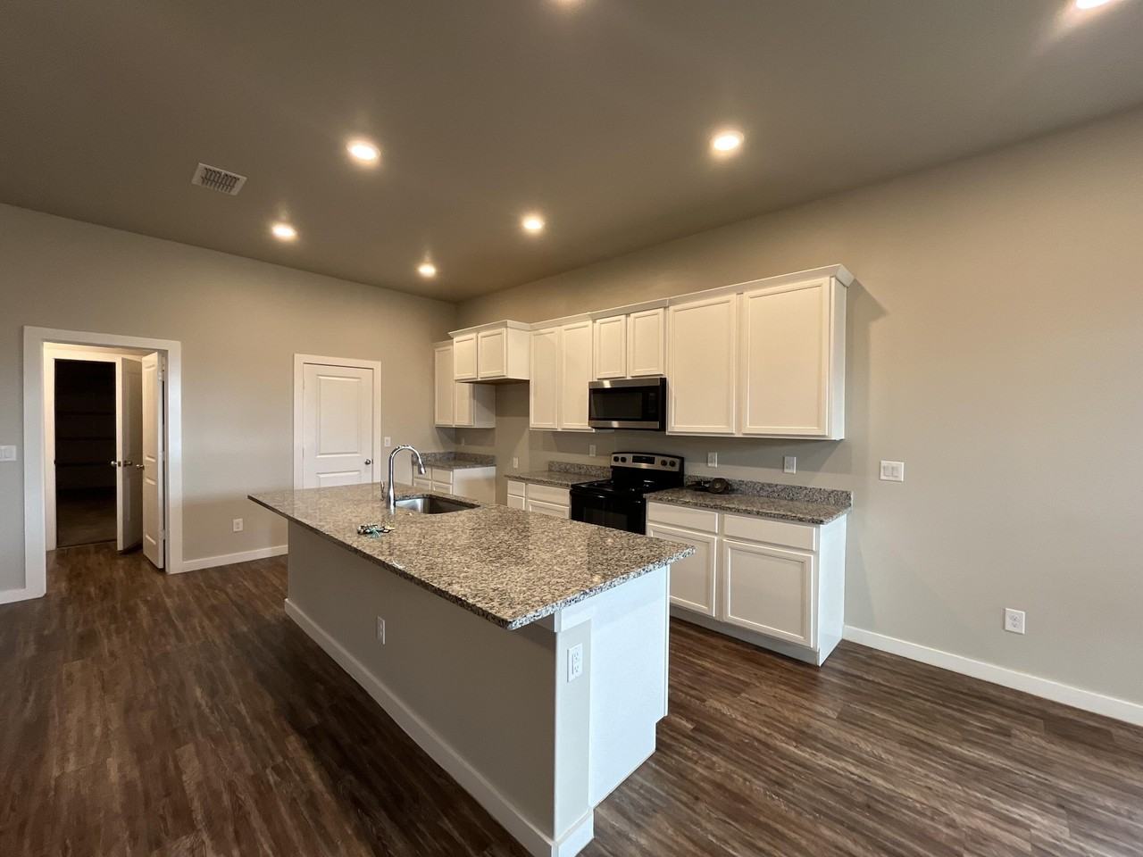 2144 Kirksey Ave - Photo 3 of 12