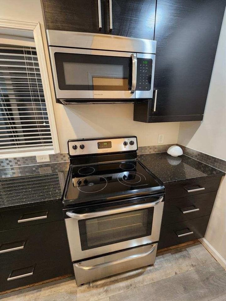 243 Campsie Pl #3 - Photo 3 of 8