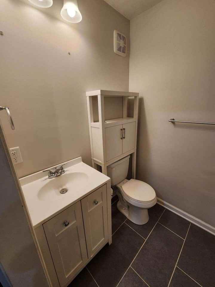 243 Campsie Pl #3 - Photo 6 of 8
