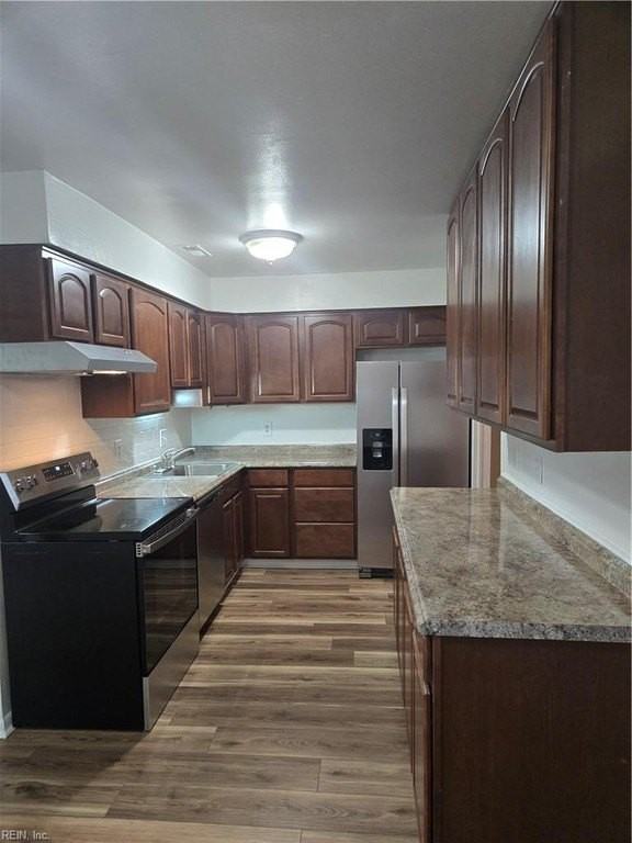 2155 Kimball Cir - Photo 2 of 20