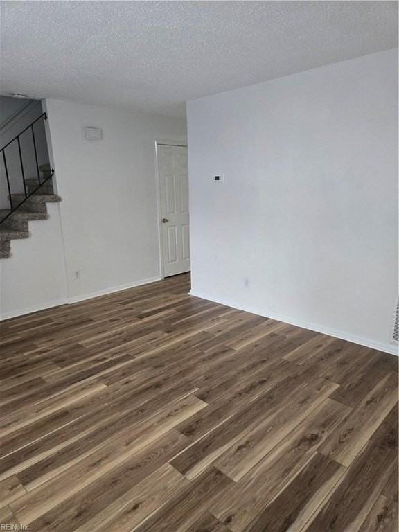 2155 Kimball Cir - Photo 3 of 20