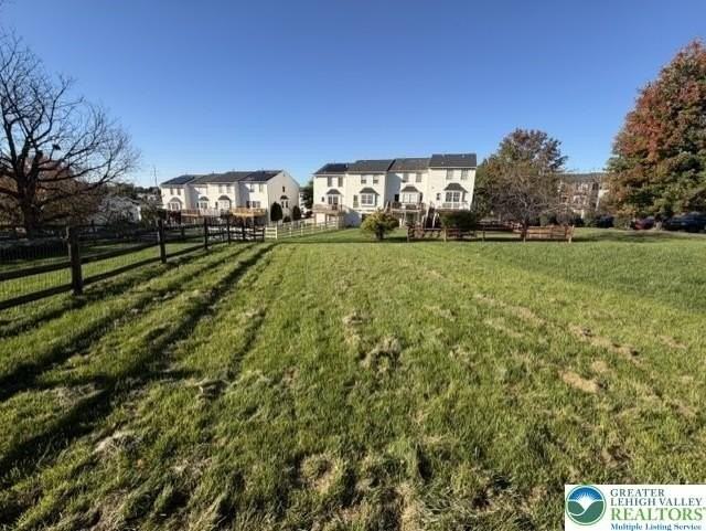 342 S Oak St - Photo 3 of 17
