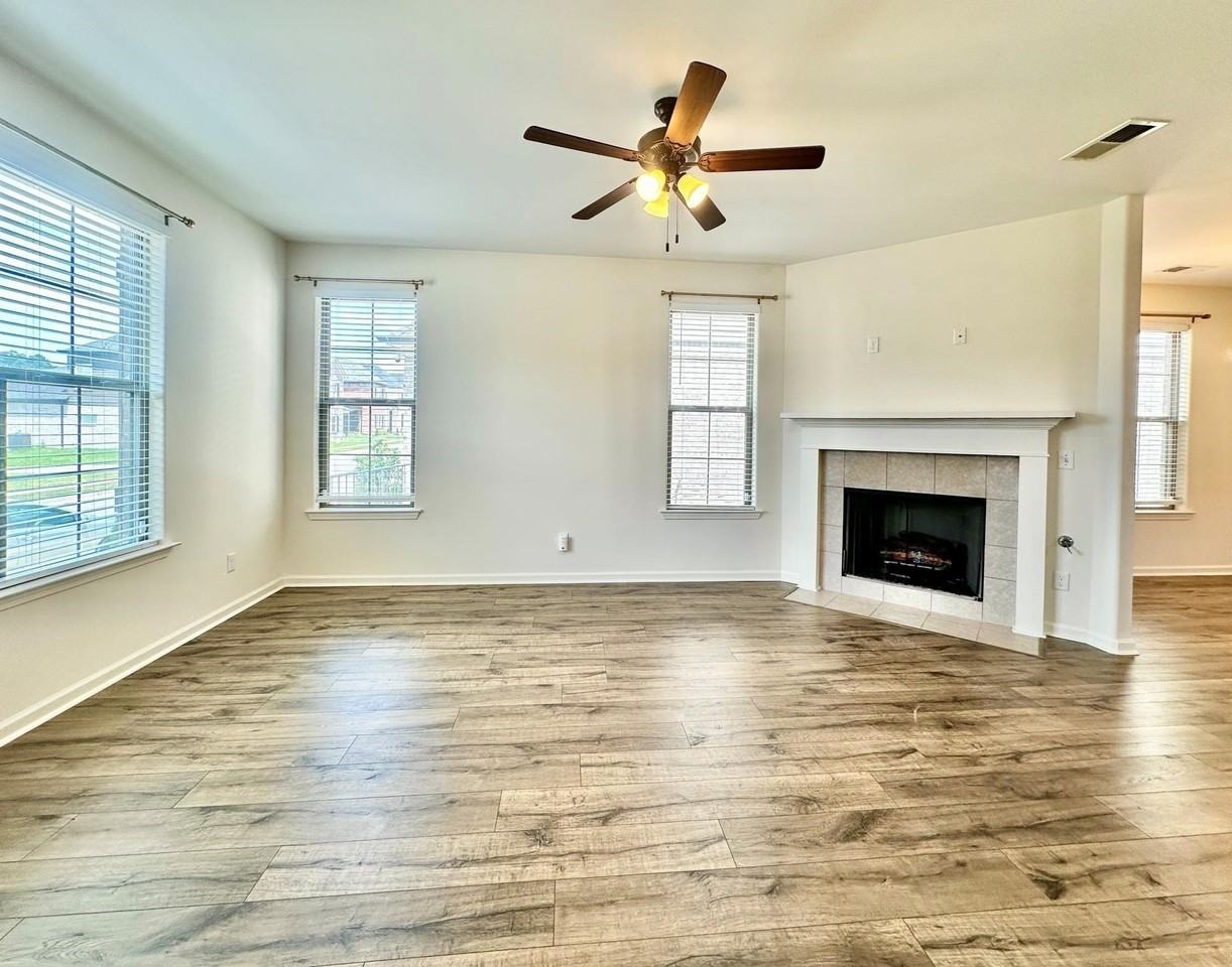 10131 Sterling Ridge Dr - Photo 3 of 30