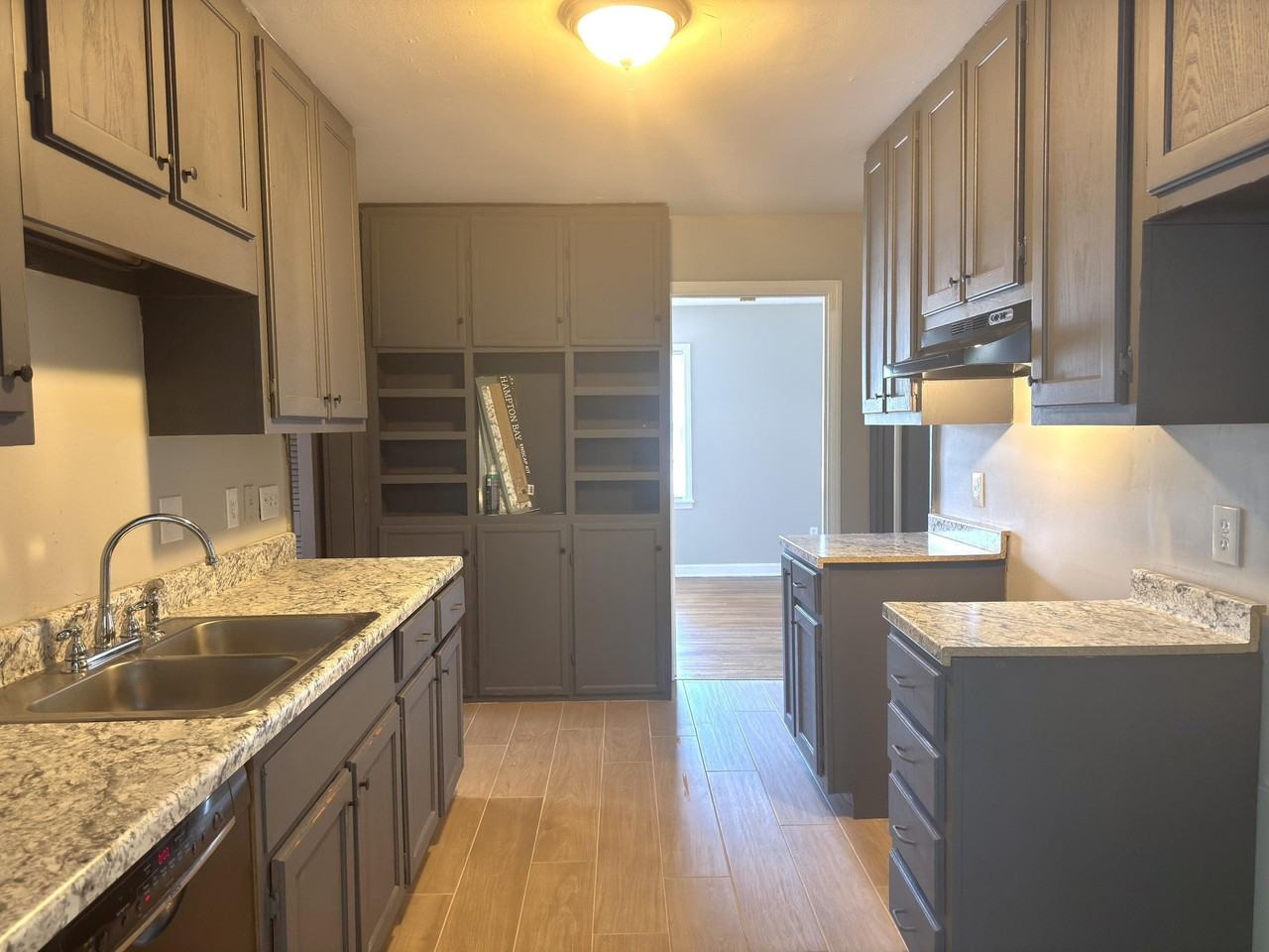 4970 Owen Ave - Photo 5 of 20