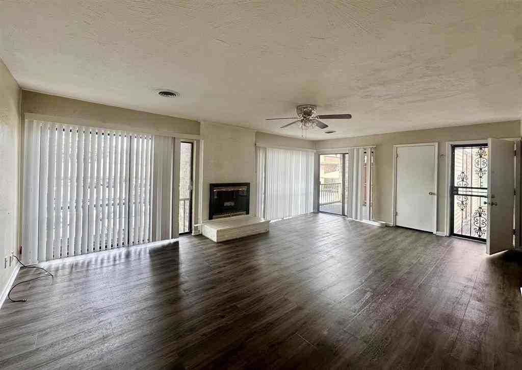 6586 Poplar Woods Cir S #2 - Photo 4 of 17
