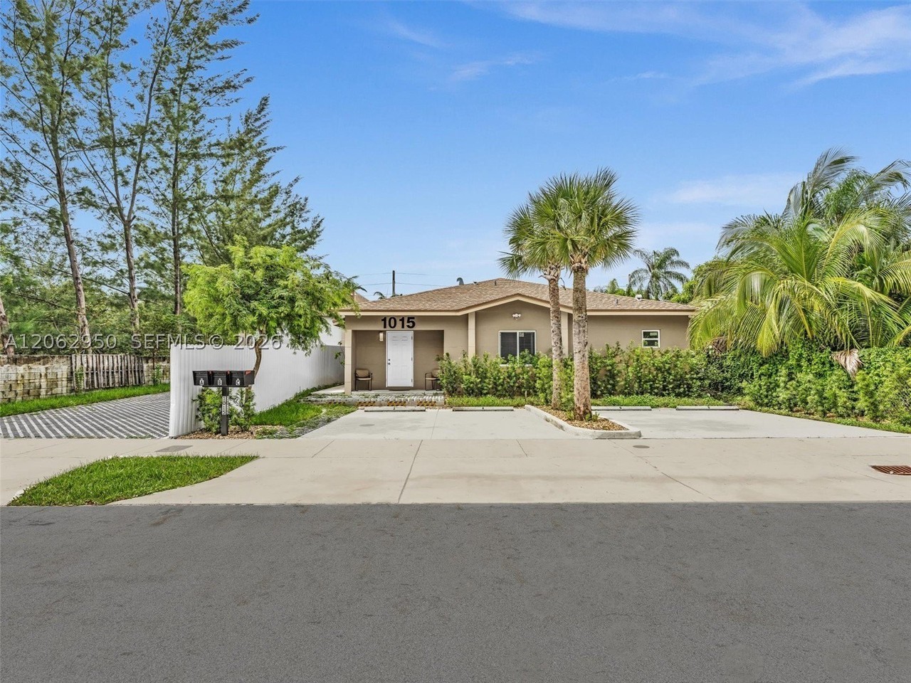 1015 Nw 8th Ave #B - Photo 2 of 49