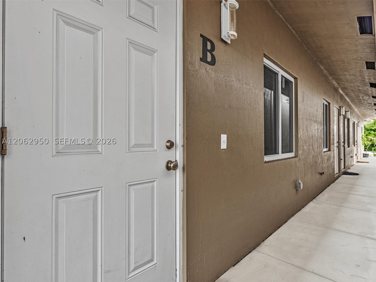 1015 Nw 8th Ave #B - Photo 3 of 49