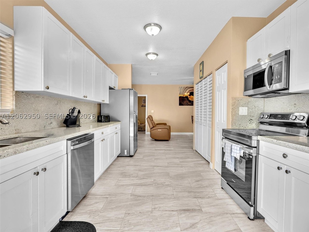 1015 Nw 8th Ave #B - Photo 6 of 49