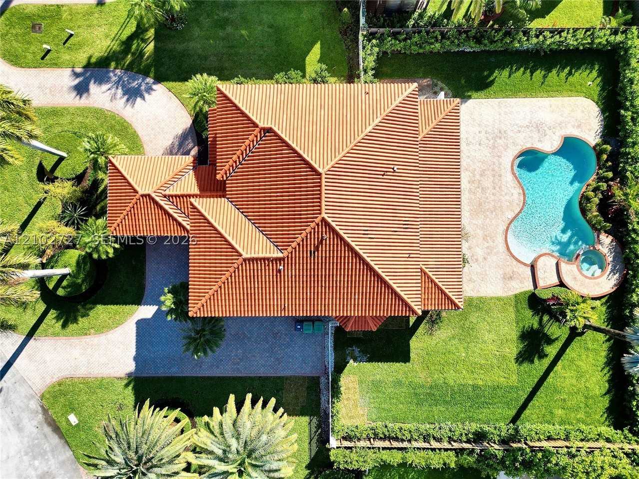 12094 Nw 5th St - Photo 6 of 33
