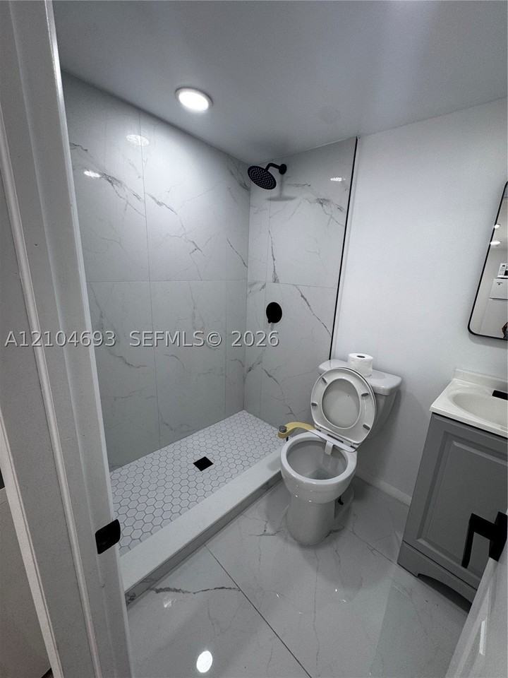 20906 Sw 118th Ave - Photo 2 of 14