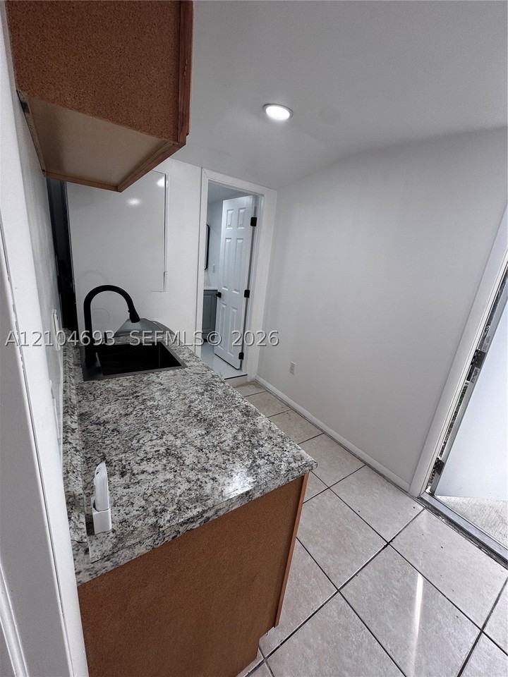 20906 Sw 118th Ave - Photo 3 of 14