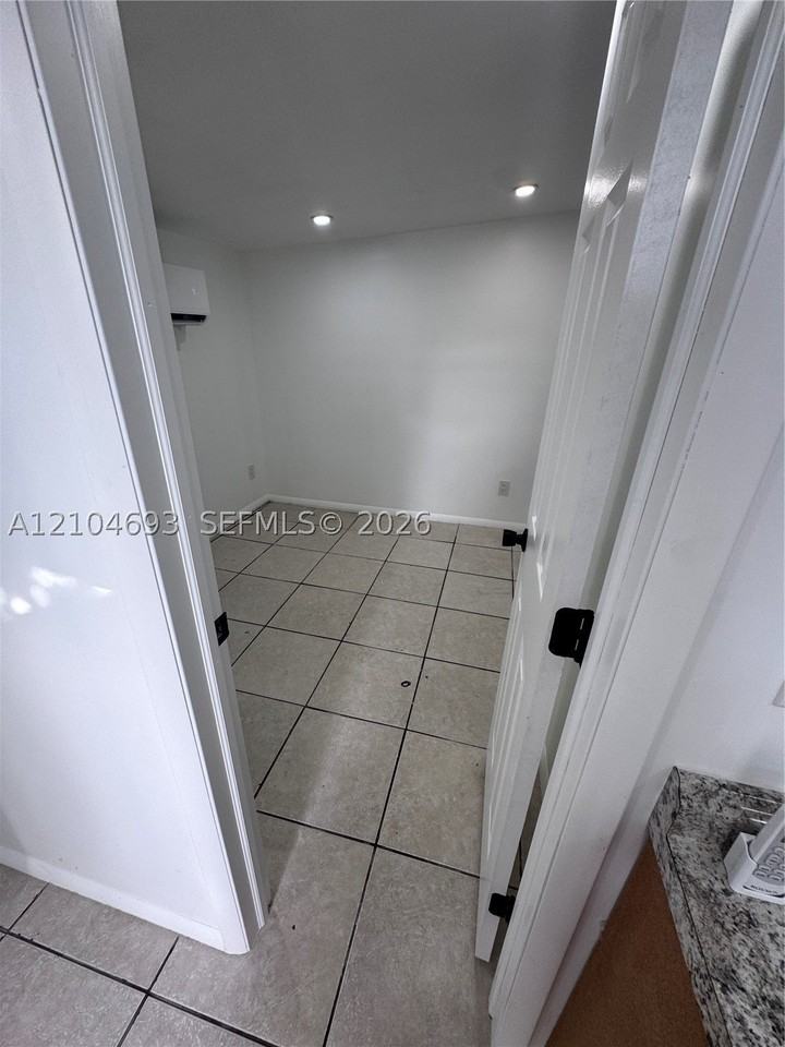 20906 Sw 118th Ave - Photo 6 of 14