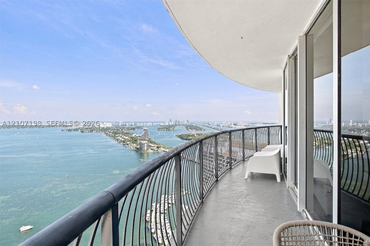1750 N Bayshore Dr #4801 - Photo 5 of 31