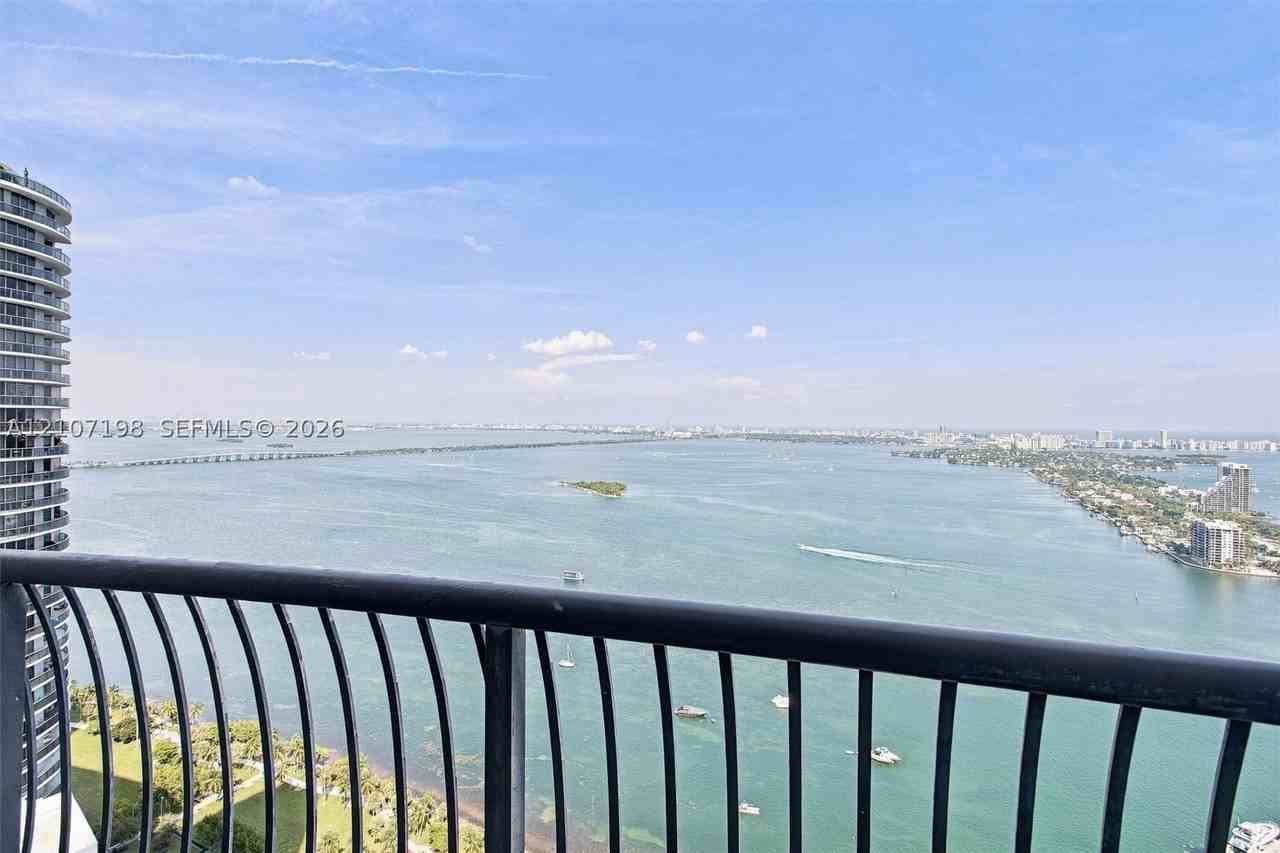 1750 N Bayshore Dr #4801 - Photo 6 of 31