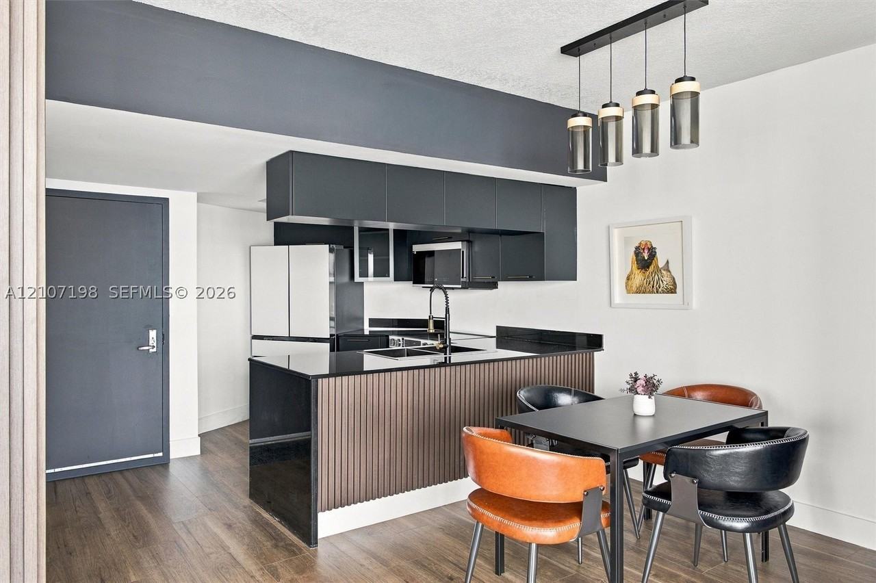 1750 N Bayshore Dr #4801 - Photo 7 of 31