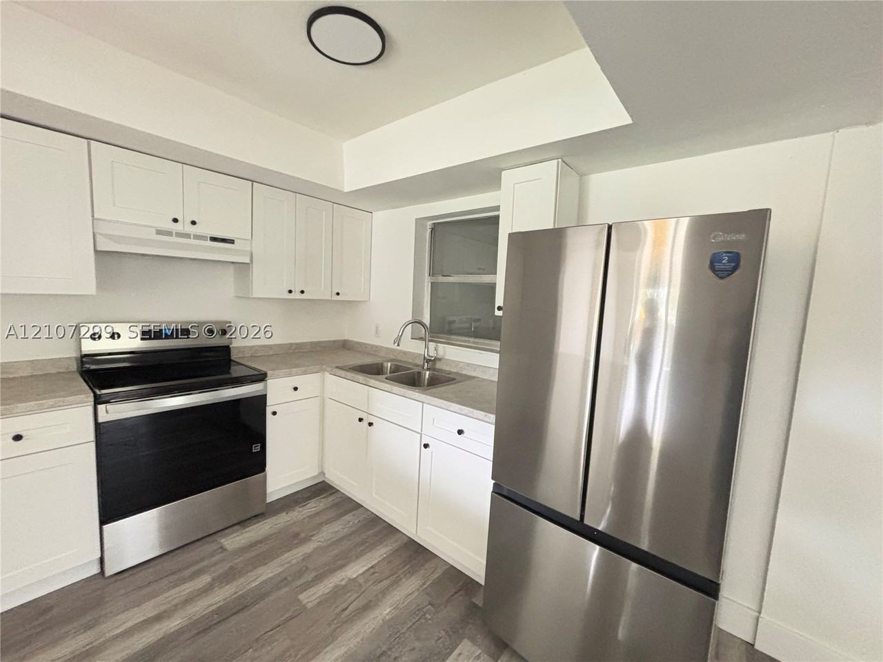 6531 Sw 19th St #1 - Photo 2 of 9