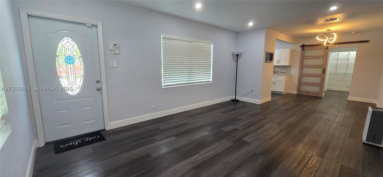 7176 Sw 12th St #7176 - Photo 5 of 32