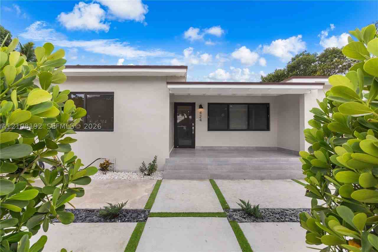 424 Nw 53rd St - Photo 3 of 35