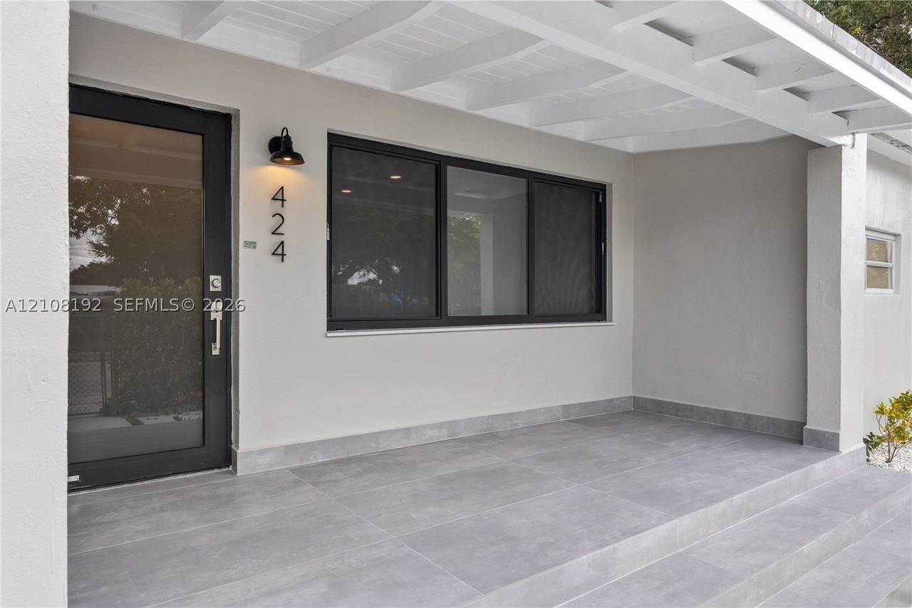 424 Nw 53rd St - Photo 4 of 35