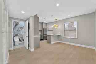 694 Ne 76th St #5 - Photo 1 of 1