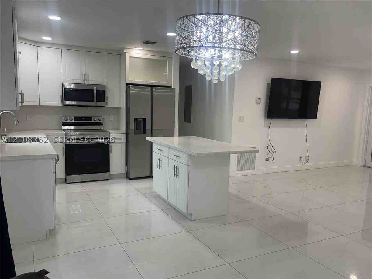 4240 Sw 74th Ave - Photo 4 of 15