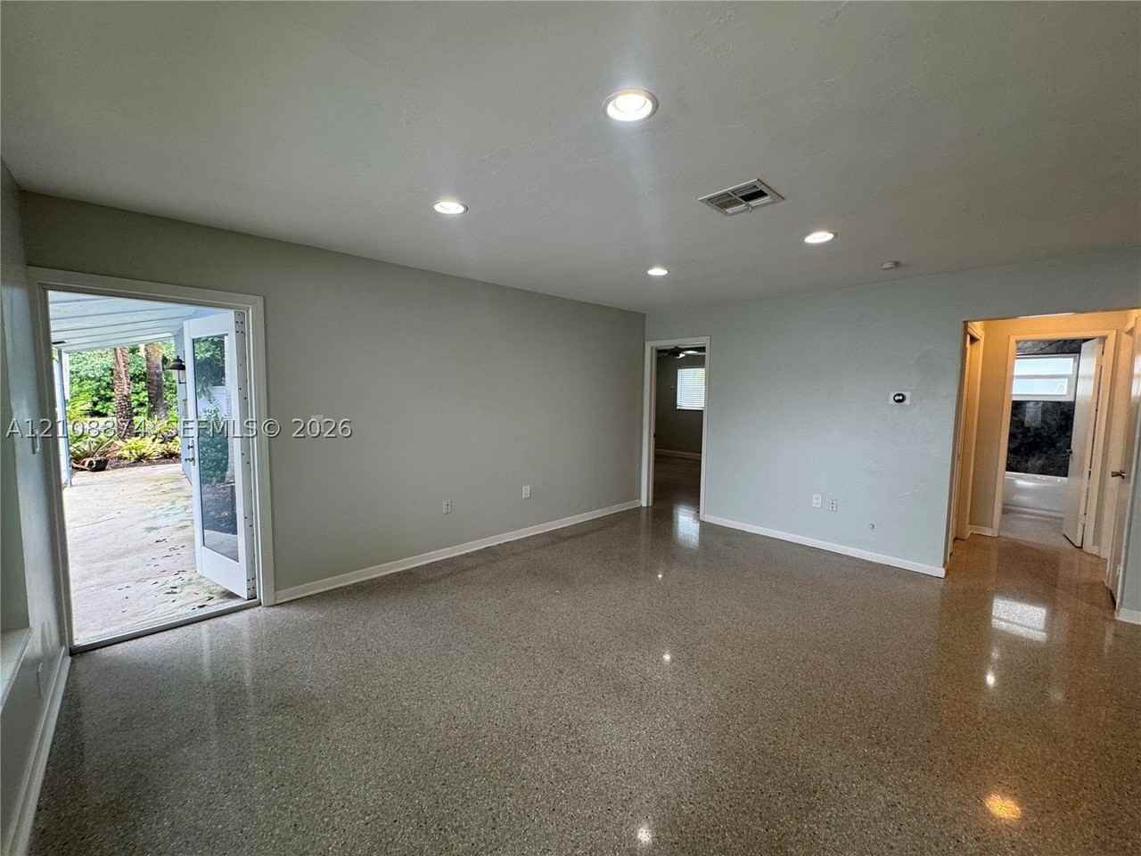 44 Ne 16th Ct #0 - Photo 5 of 33
