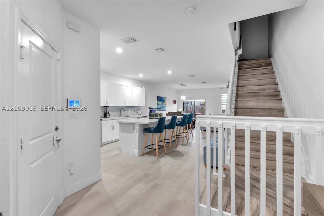 25057 Sw 108th Ave #25057 - Photo 3 of 23
