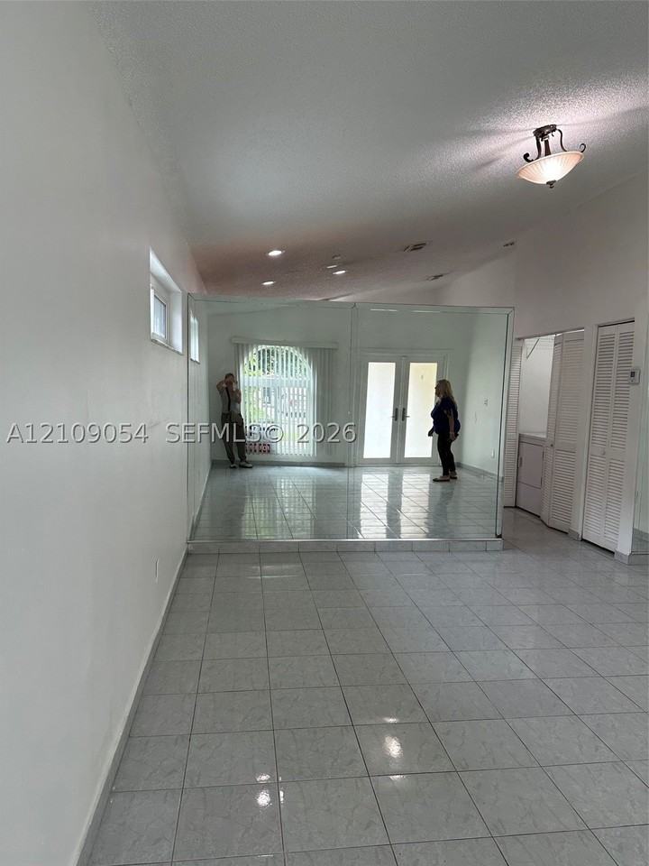 3116 W 73rd Pl - Photo 3 of 10