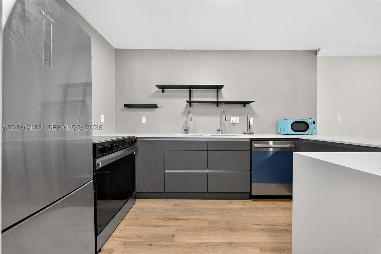 941 Ne 169th St #224 - Photo 3 of 30
