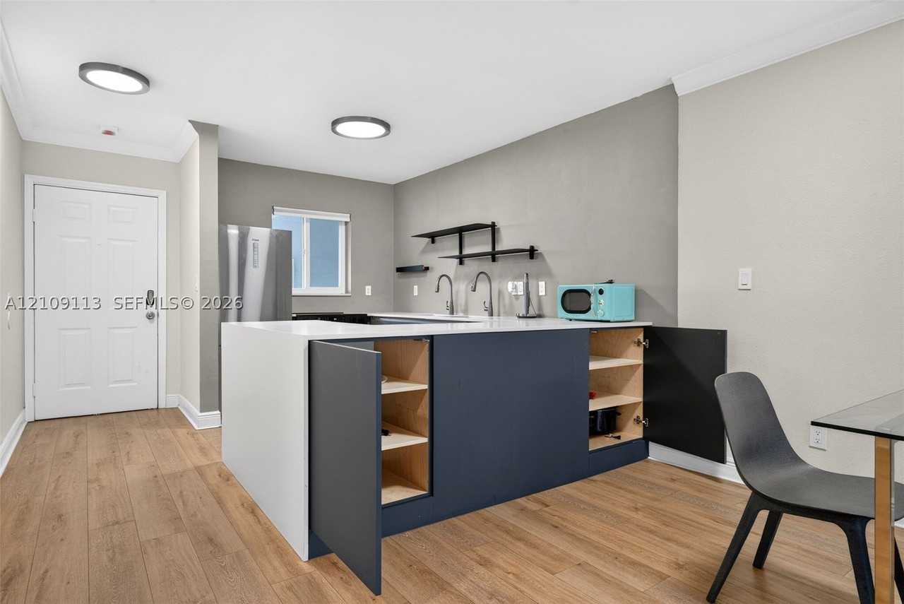 941 Ne 169th St #224 - Photo 5 of 30
