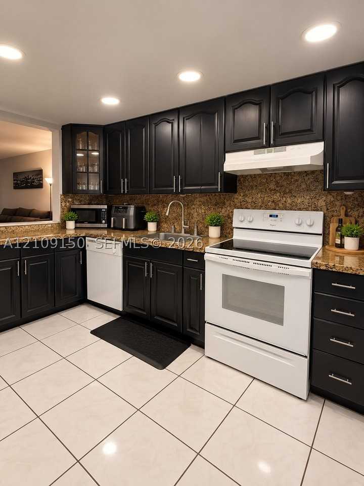 3285 Foxcroft Rd #E206 - Photo 6 of 16