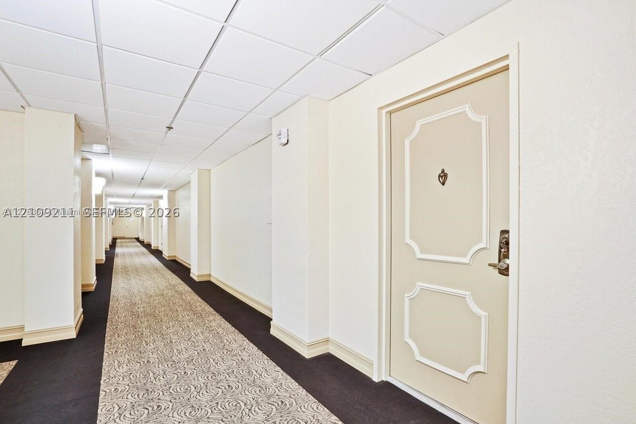 5440 N Ocean Dr #1003 - Photo 5 of 20