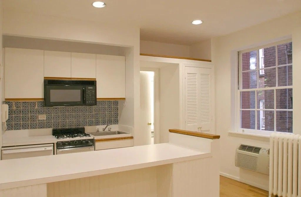 E 88th St - Photo 3 of 6