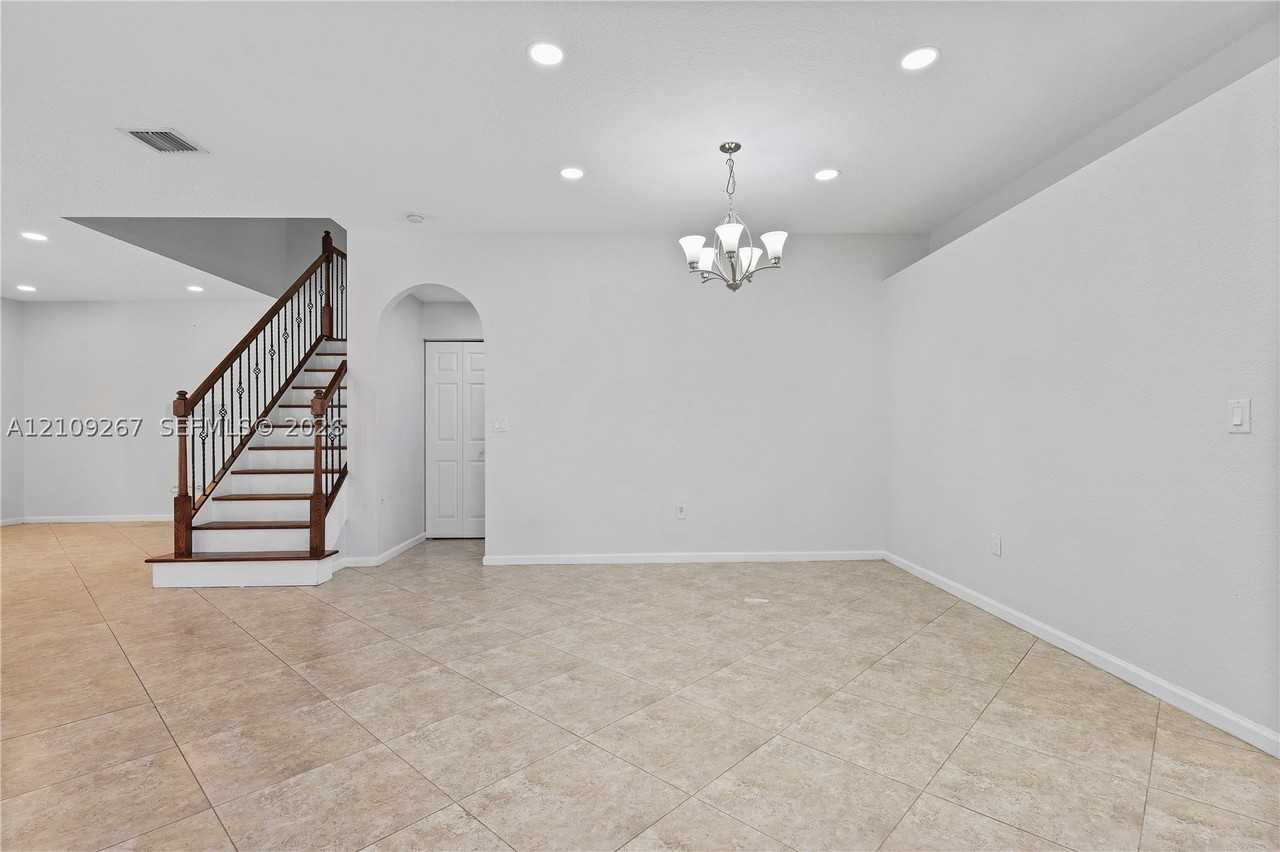 2658 Sawyer Ter - Photo 5 of 50