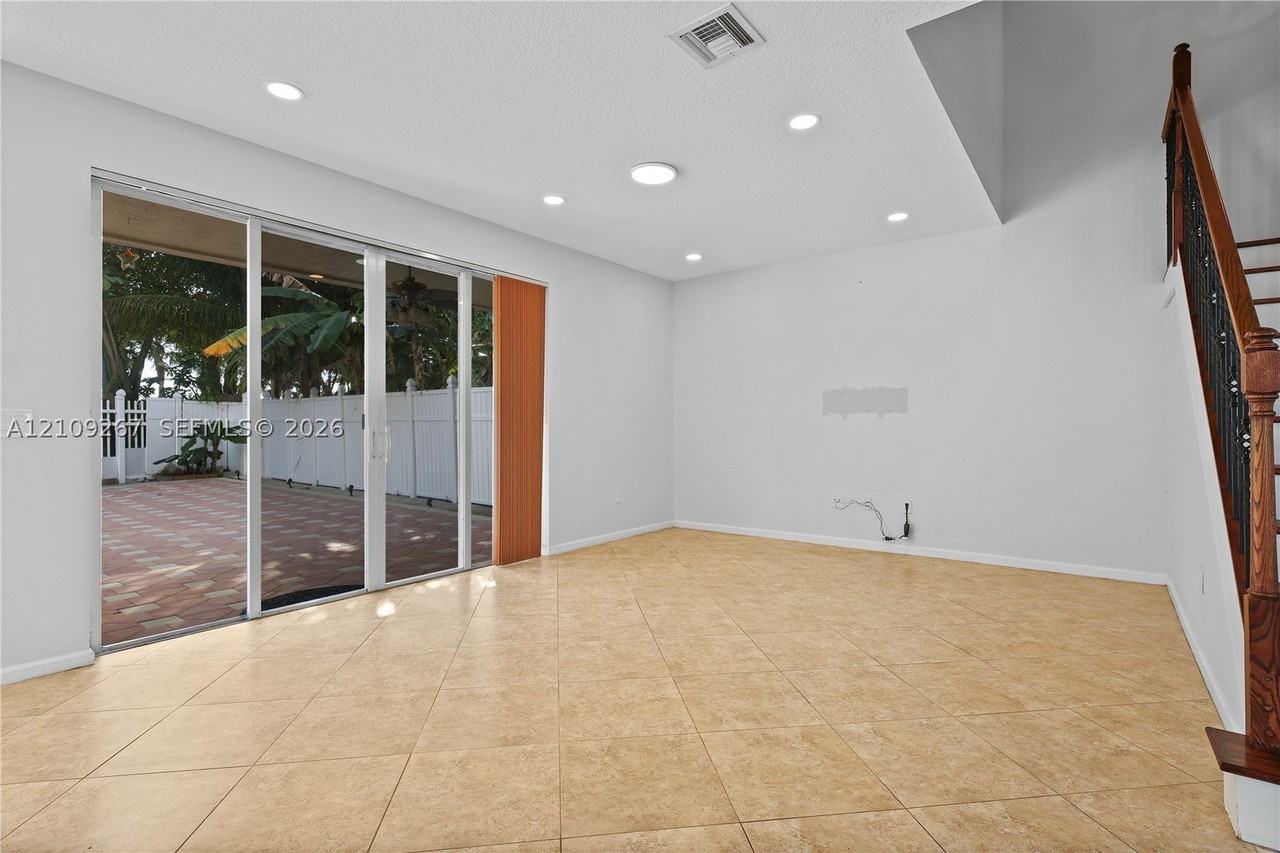 2658 Sawyer Ter - Photo 6 of 50