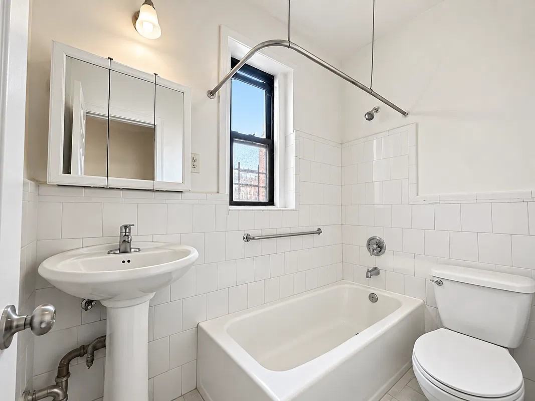 Arden St #6B - Photo 3 of 8