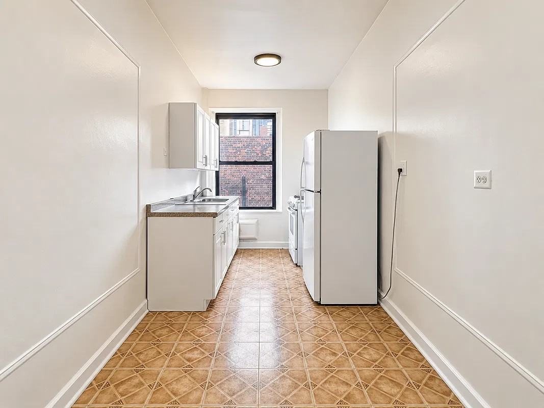 Arden St #6B - Photo 4 of 8