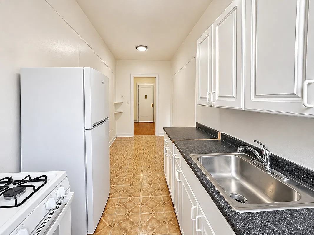 Arden St #6B - Photo 5 of 8